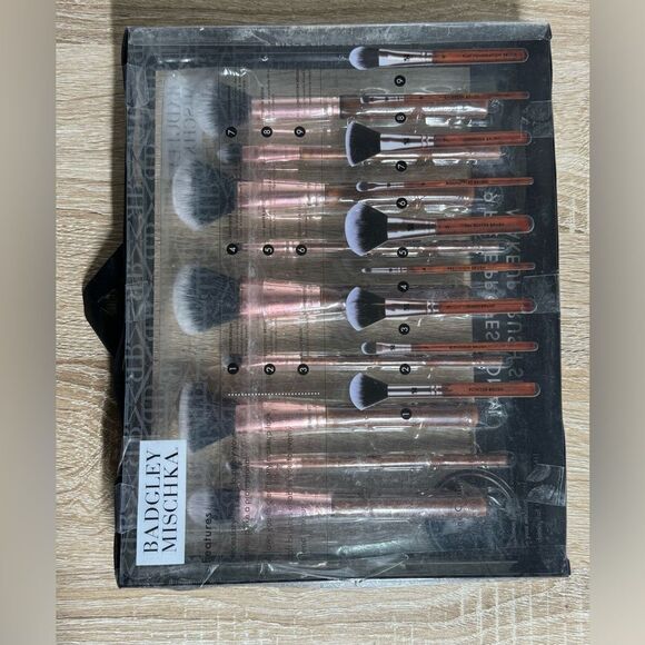 Badgley Mischka 9 Piece Professional MakeupBrush Set - Picture 2 of 10